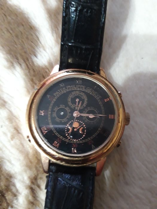 Продам часики  почти новие  в отличком состоянии