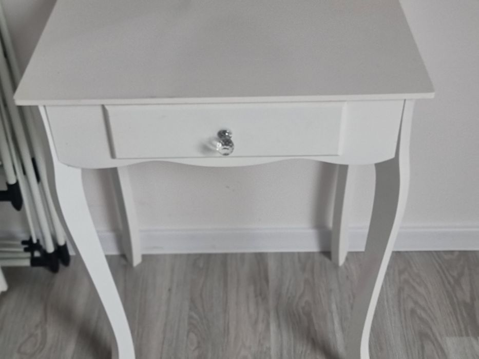 Toaletka biała dla dziewczynki