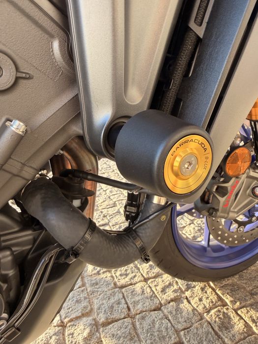 Yamaha MT-09 SP + Pack Sport Plus + Akrapovic Race line (35kw)