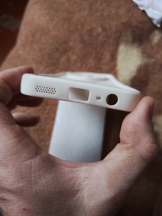 Продам чохол на realme 12 новий