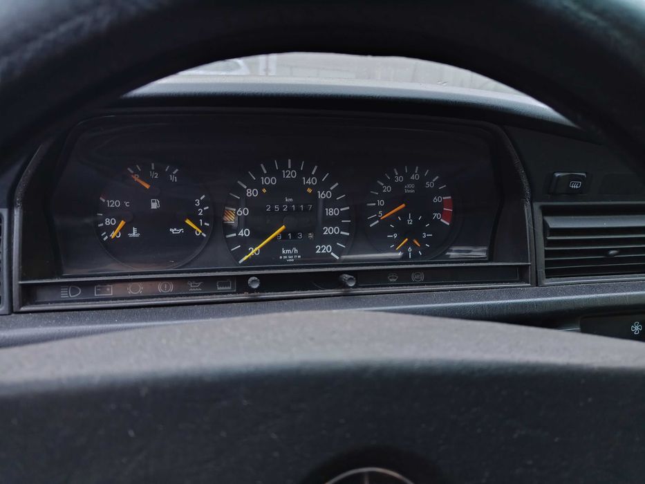 Mercedes-Benz E190 2.0 1990r NA CZĘŚCI