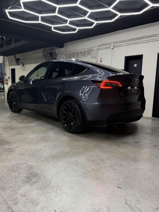 Tesla Model Y Long Range Dual Motor