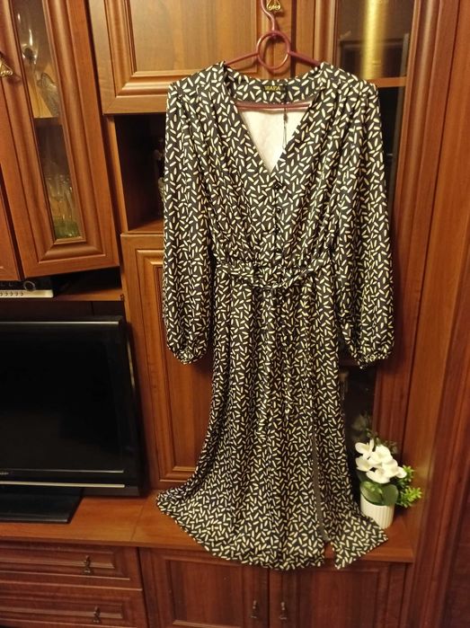 Продам женское платье.