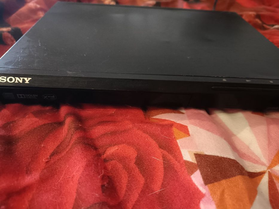 Niewielki poręczny odtwarzacz DVD Sony