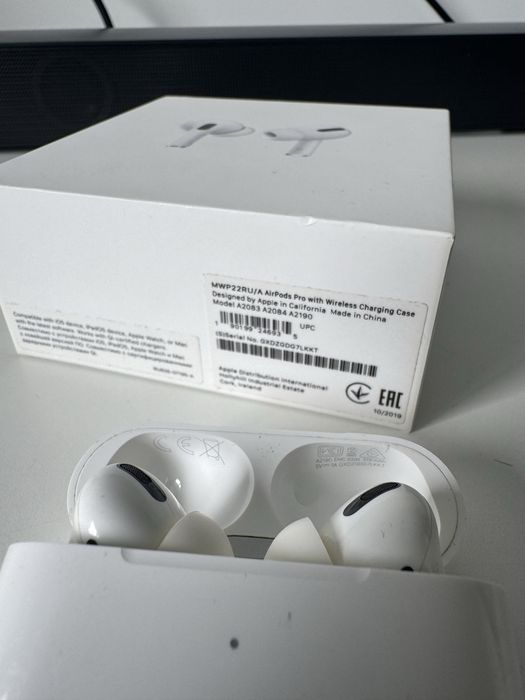 Навушники Apple AirPods Pro 1gen