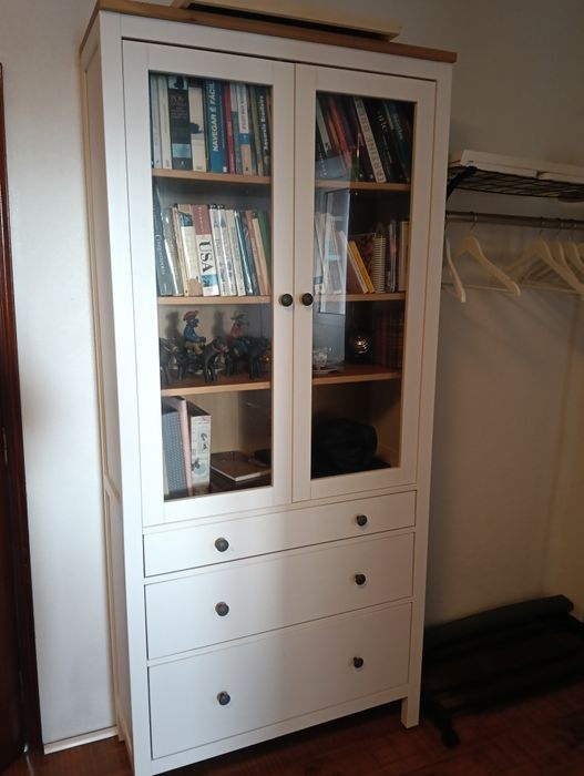 Vitrina Ikea Hemnes
