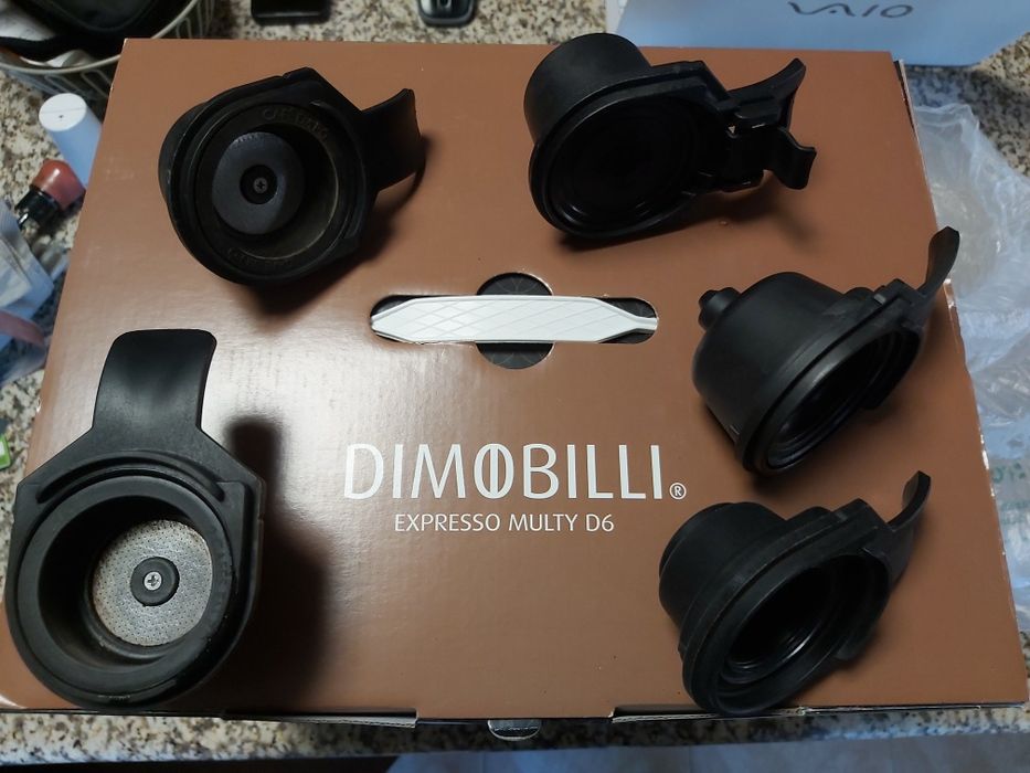 Máquina de café Dimobilli D6 com avaria