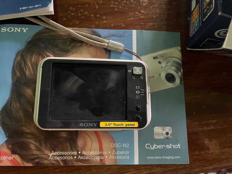 Продам фотоаппарат Sony Syber shot 10.1