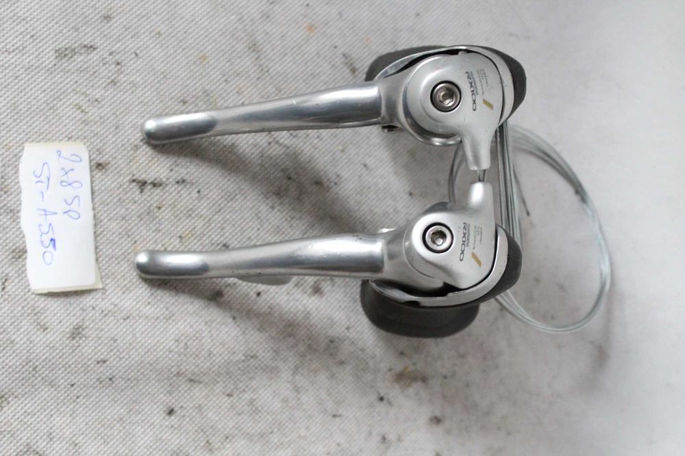 klamkomanetki szosowe shimano RX100 ST-A550 . 2x8s 8 speed era lata 90' CU1