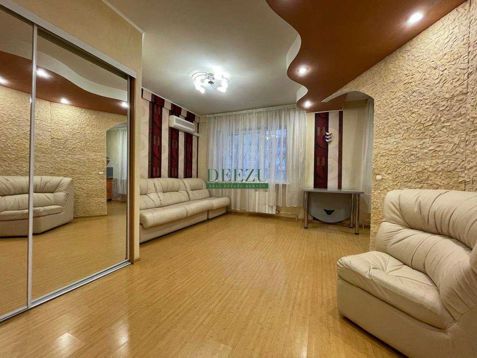 Продаж 2-х кімнатної квартири, вул. Вишгородська 48-Б, ТЦ Ретровіль: 63 ...