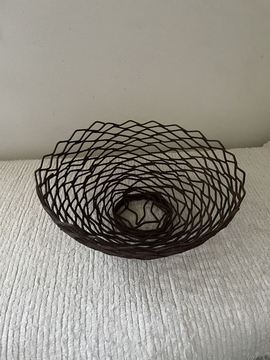 Fruteira com peças em barro