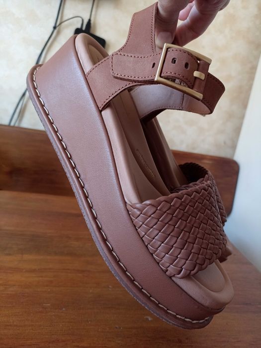 Весільні коричневі плетені босоніжки на платформі Clarks 40 р_25,5 см