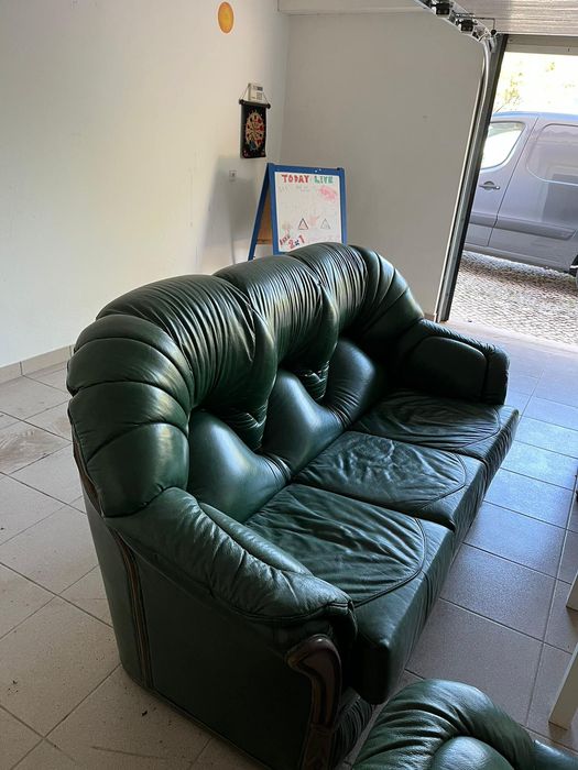Sofás verdes em Pele