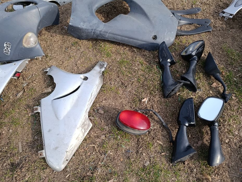 Plastik Triumph 955i Sprint ST owiewki zadupek czasza boczne obudowa