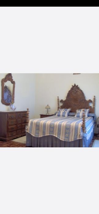 Casa tranquila com jardim perto das praias e com vista para o mar