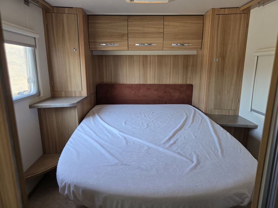 Chausson Flash 19 (2013) – Cama Central, Duche Separado, Excelente Estado
