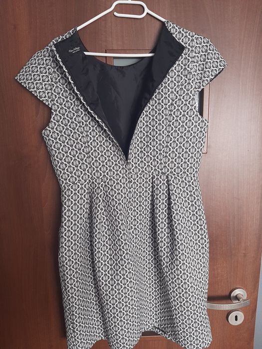 Sukienka damska w rozmiarze 42