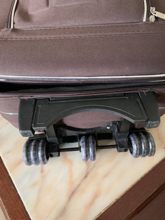 Mala de viagem castanha