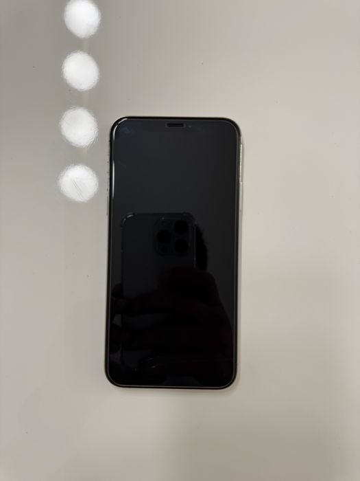 iPhone XS 64 GB, White Color, Unlocked64550160887937122