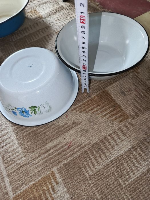 Новые эмалированные миски