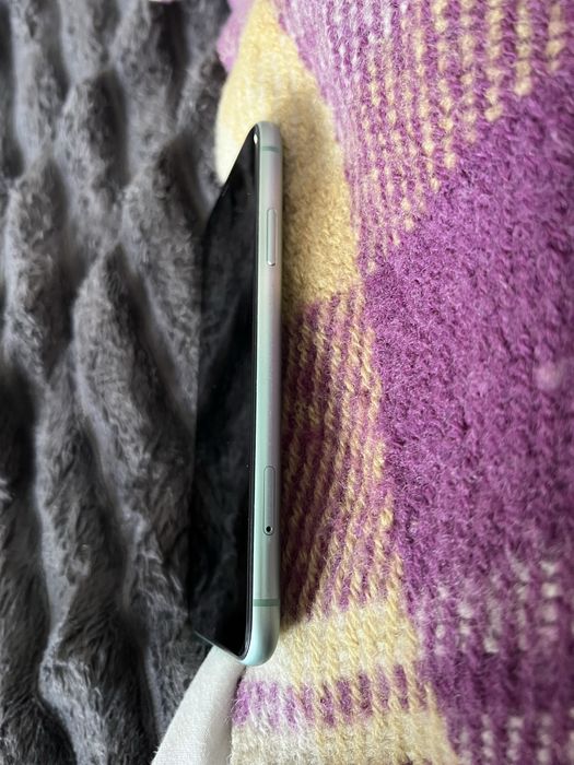 Продам Iphone 11 128