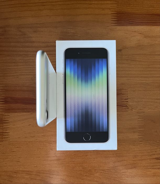 iPhone SE 2.ª Geração | Starlight | 64 GB + 4 Capas + Película