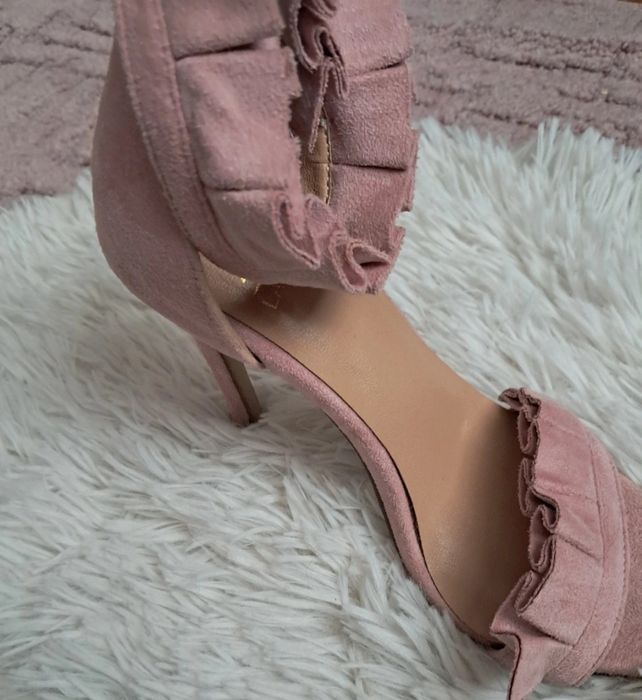 Buty na obcasie pudrowy róż Lasula