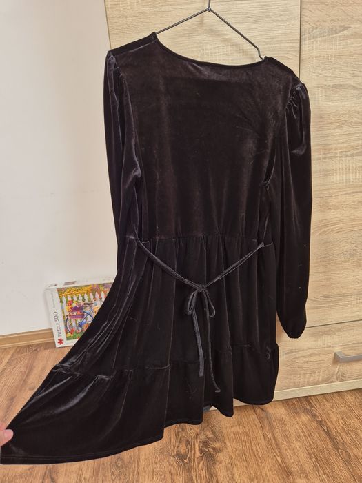 Aksamitna sukienka Miss Selfridge • rozmiar 40