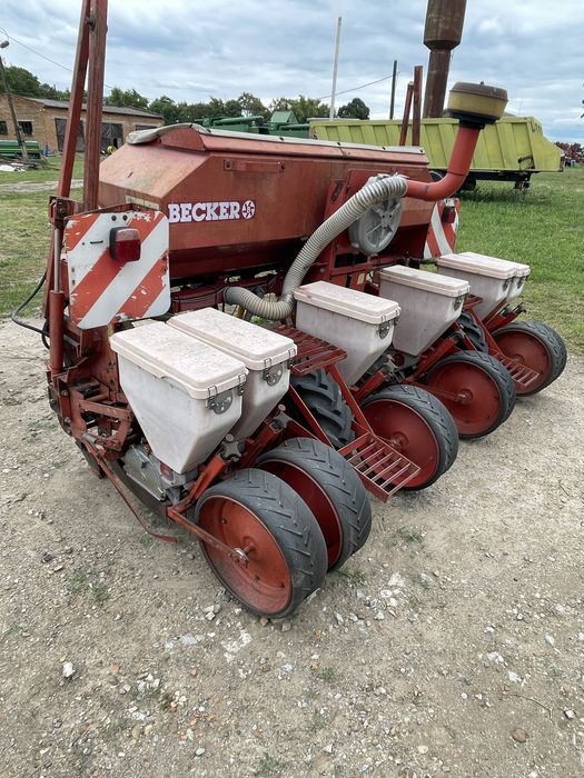 Кукурудзяна сівалка Becker