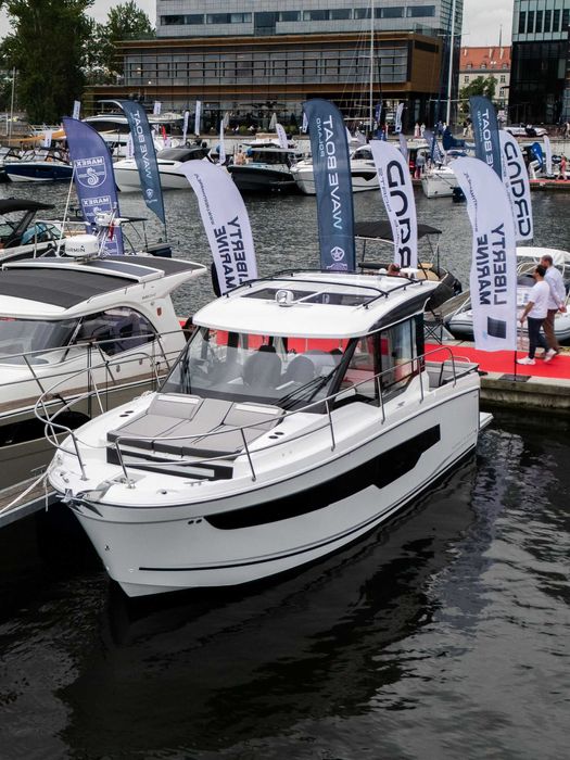 Nowy jacht motorowy JEANNEAU Merry Fisher 895 + 2xYAMAHA 250 HP