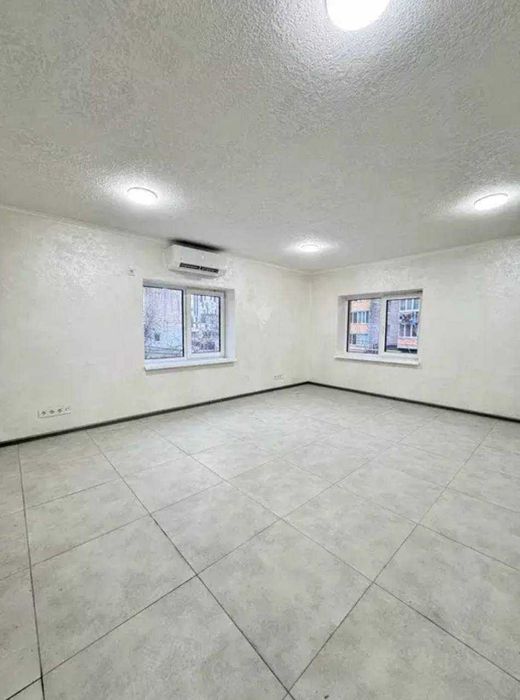 Довготривала оренда комерційного приміщення, р-н Набережного Кварталу