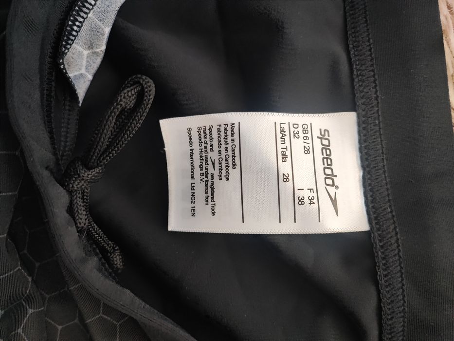 Купальник бренду speedo