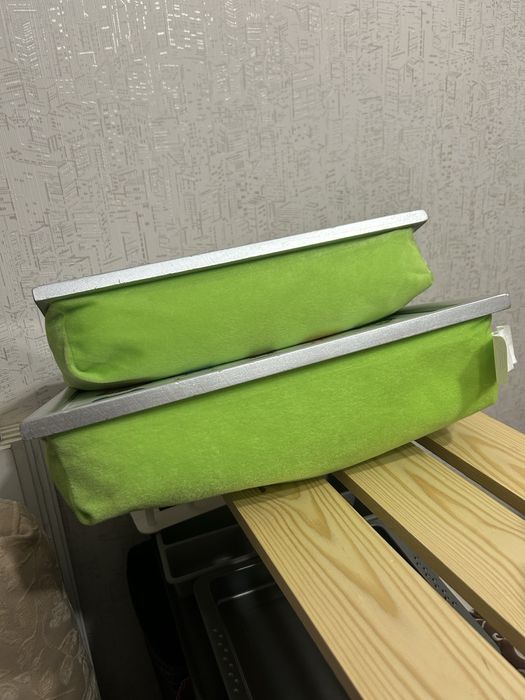 Столик-подставка, подушка Сова