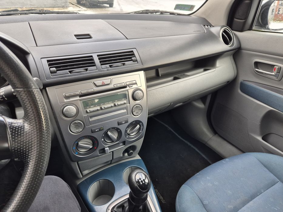 Mazda 2  1.4 Gaz
