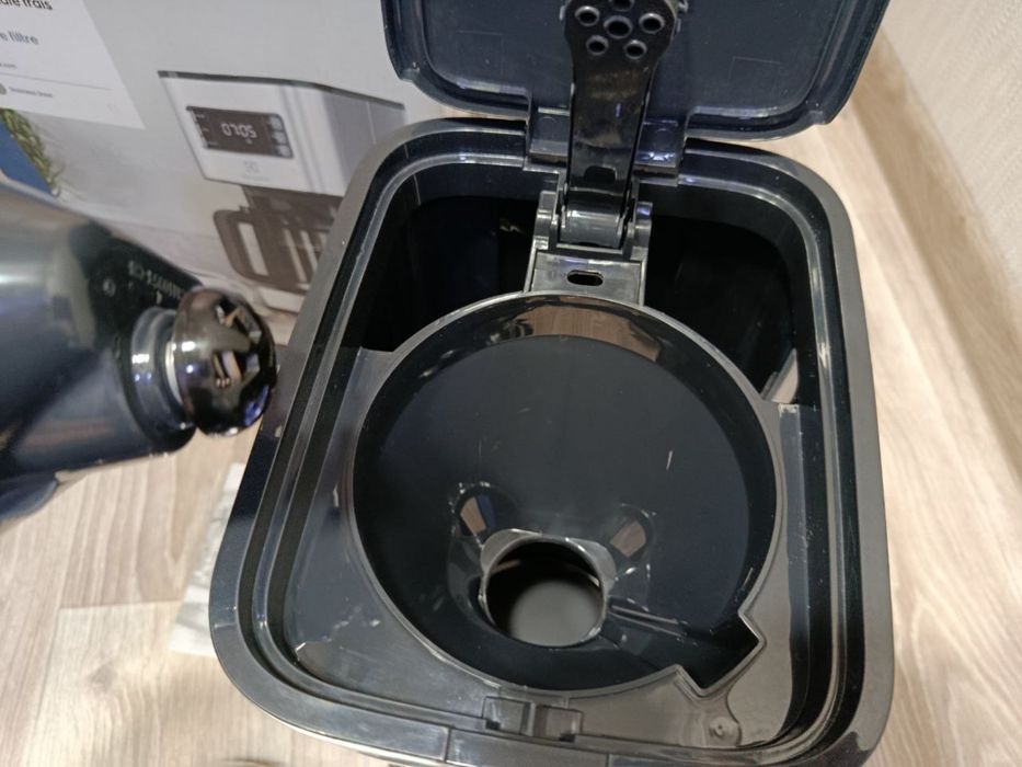 Кавоварка крапельна Electrolux E5CM1-6ST
