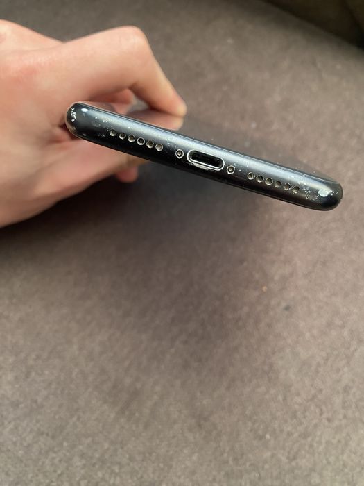 iphone XR чорного кольору