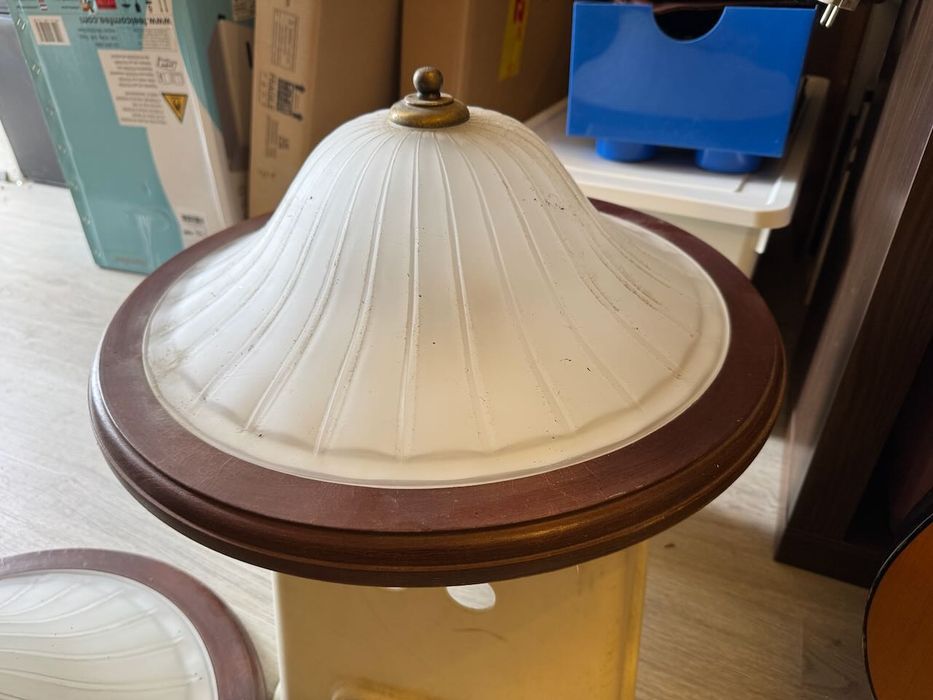 Conjunto 2 candeeiros de teto em vidro e madeira (plafons)