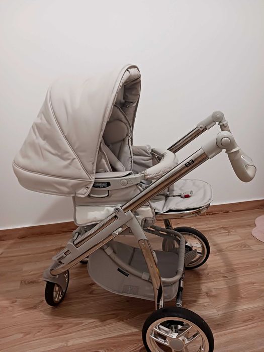 Carrinho de Passeio + Alcofa + Ovinho + 2 Bases para colocar o Ovinho com e sem isofix