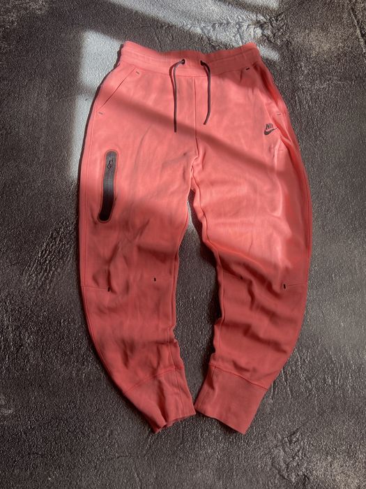 Жіночий спортивний костюм Nike Tech windrunner