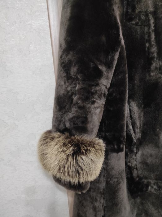 Продам шубу мутонову