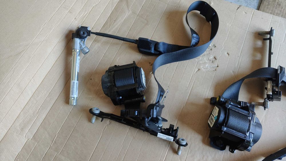 pas bezpieczeństwa przód lewy prawy napinacz jeep cherokee kl 2017