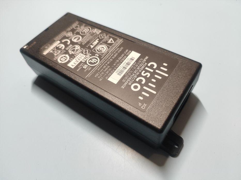 Power injector CISCO . POE