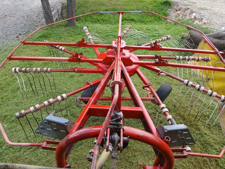 Zgrabiarka grabarka Pottinger Top