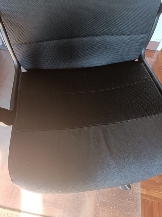 Cadeira de escritório preta