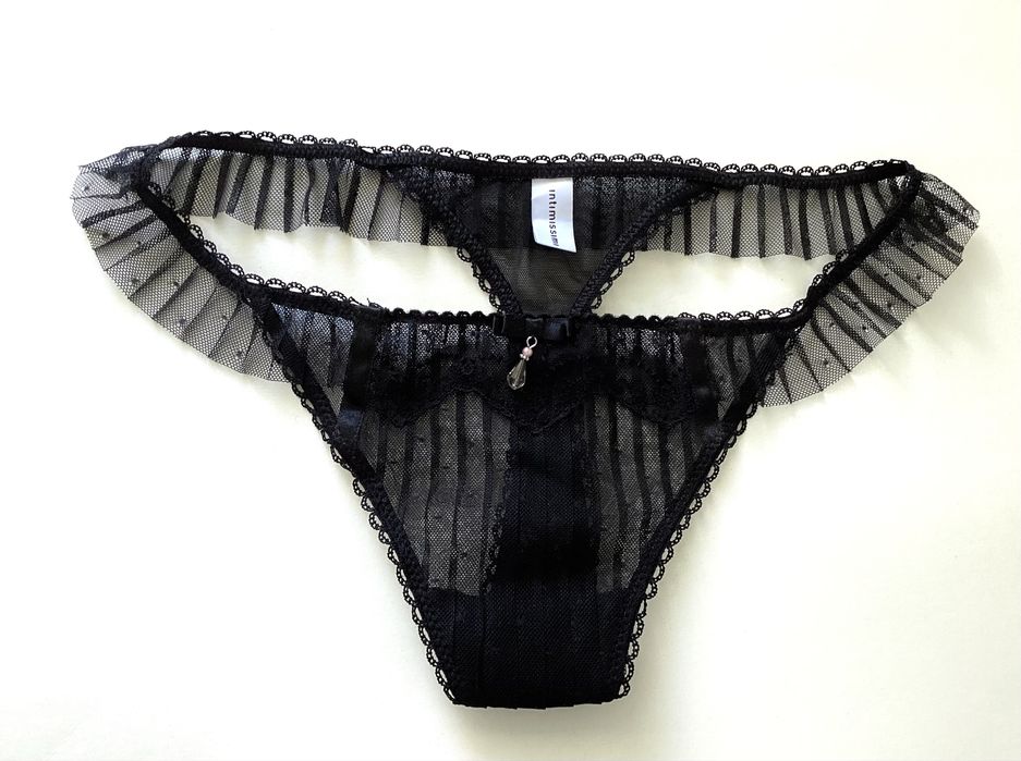 Czarne koronkowe stringi rozmiar S 36 Intimissimi