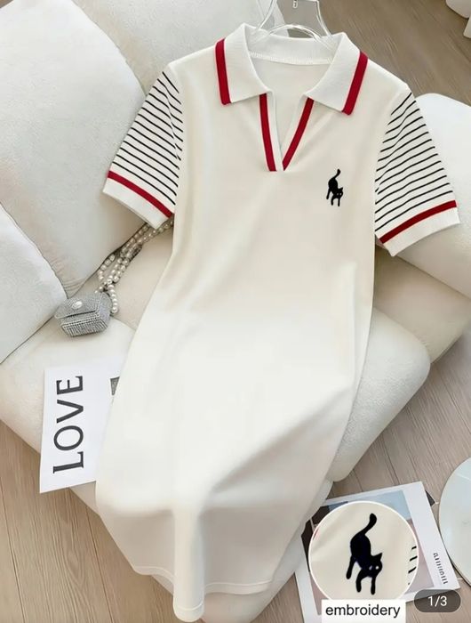 Sportowa sukienka polo z kotkiem.