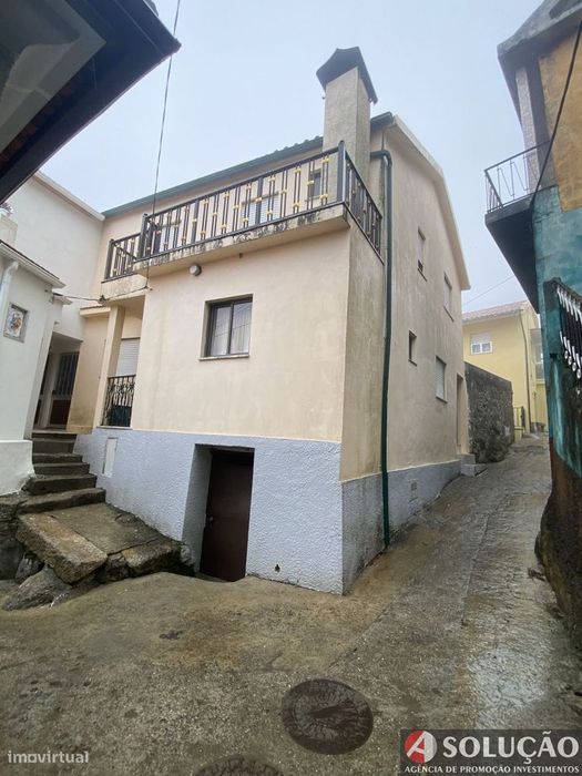 Moradia / Barrô - Resende — Barrô, Viseu