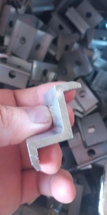 Кріплення кінцеве крайнє для сонячних панелей - 30 / 35 / 40 панелі