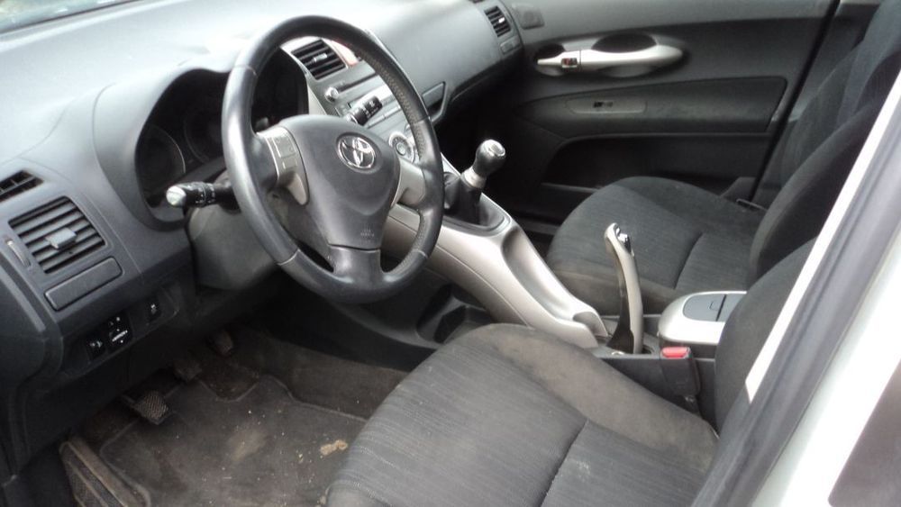 Toyota Auris 1.4 D-4D 5P 2007 - Para Peças