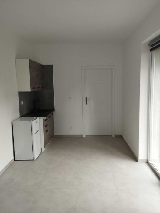 Wynajmę pokój z aneksem kuchennym